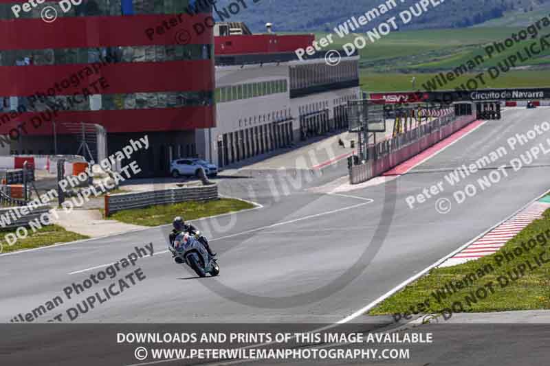 cadwell no limits trackday;cadwell park;cadwell park photographs;cadwell trackday photographs;enduro digital images;event digital images;eventdigitalimages;navarra;no limits trackdays;peter wileman photography;racing digital images;trackday digital images;trackday photos